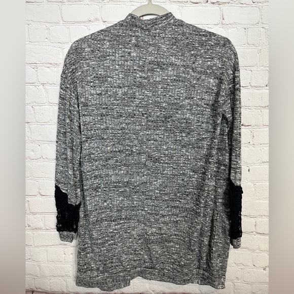 Chloe K Women's long sleeve open front knit cardigan with lace accents, sz S GUC - Picture 5 of 6